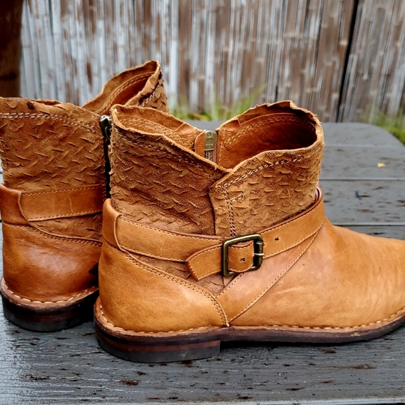 TRASK Alexa Ankle Boots - Picture 7 of 12